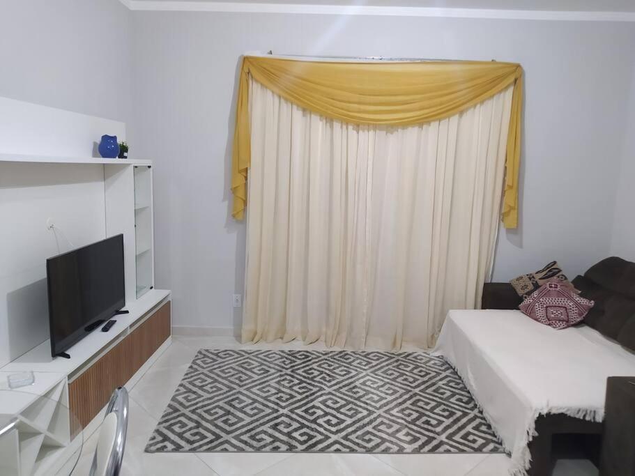 Apartment Apto Com 3 Quartos,1 Vaga Garagem E Quintal